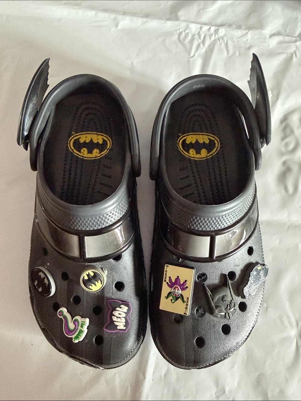 Crocs Batman Batmobile Classic Clogs Men’s Size 10 Black + Extra Jibbitz